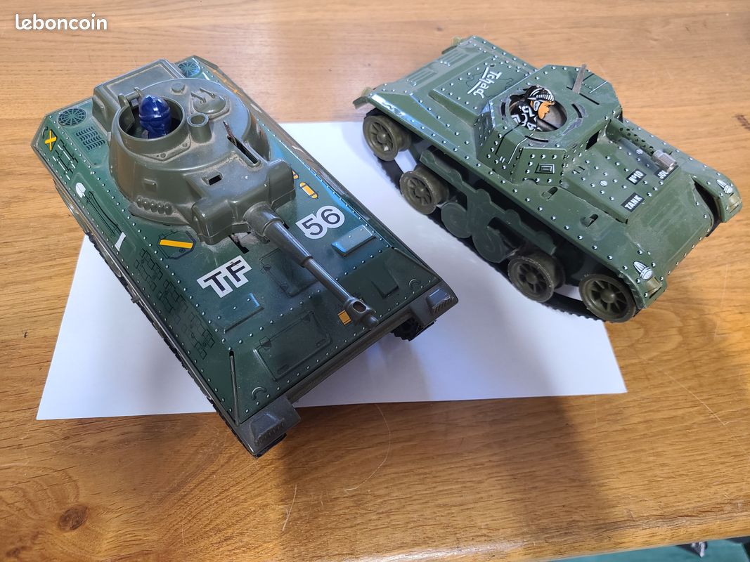 LOT PIECES TOLE JOUSTRA CHAR TANK moteurs roues etc +++ EUR 40,00 - FR
