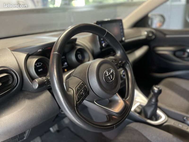 Toyota YARIS 70 VVT-I DESIGN 5P MY21 (image 8)