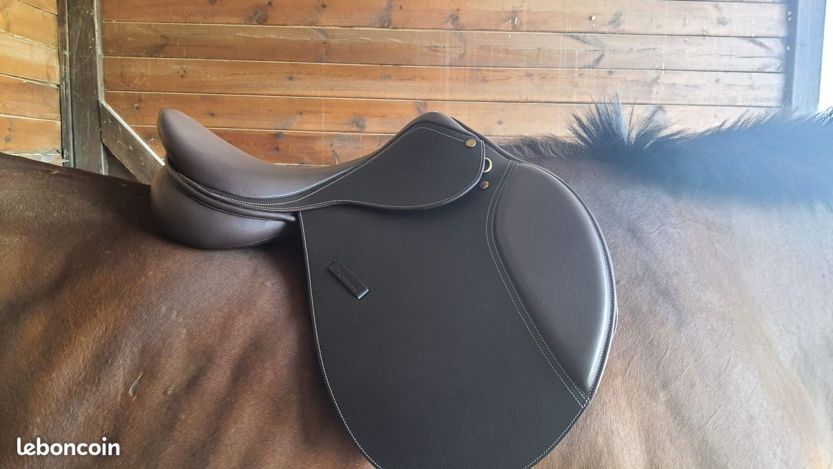 Selle cheval neuve Éric Thomas (image 1)