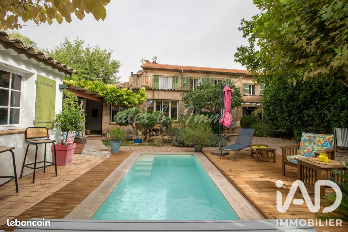 Maison 9 pièces 220 m² · à Taradeau · 220 m² · 490 000 €