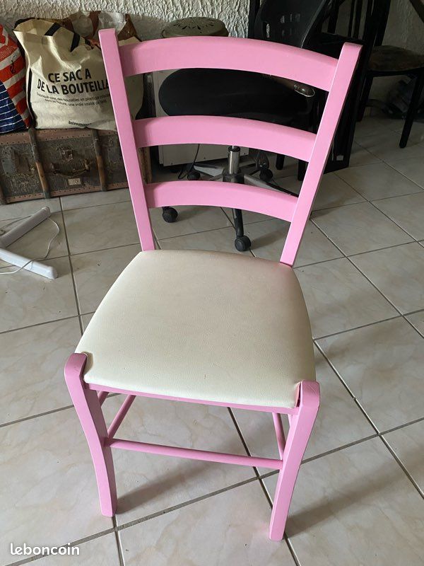 Chaise rose (image 1)