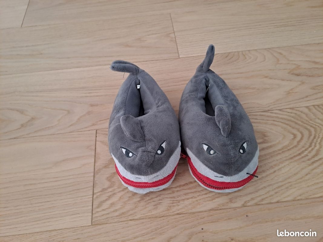 Chaussons enfants requins (image 1)