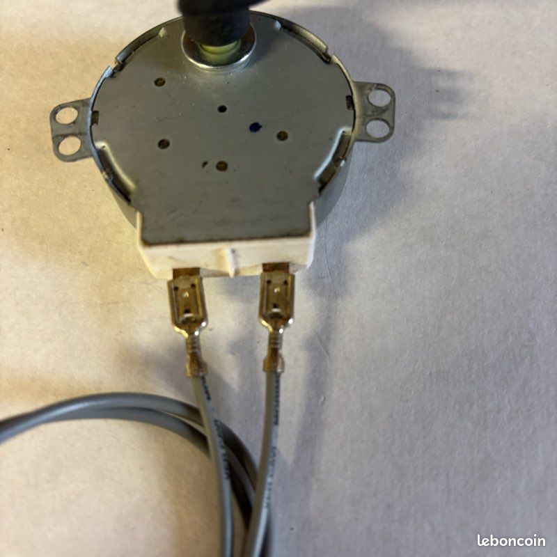 Moteur De Plateau Tournant Micro-ondes SSM-16HR 6549W1S011B - Compatible LG Et GE AC 21V