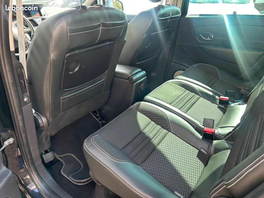 RENAULT GRAND SCENIC III 1.2 130 Energy Bose Edition 7 Places (image 8)