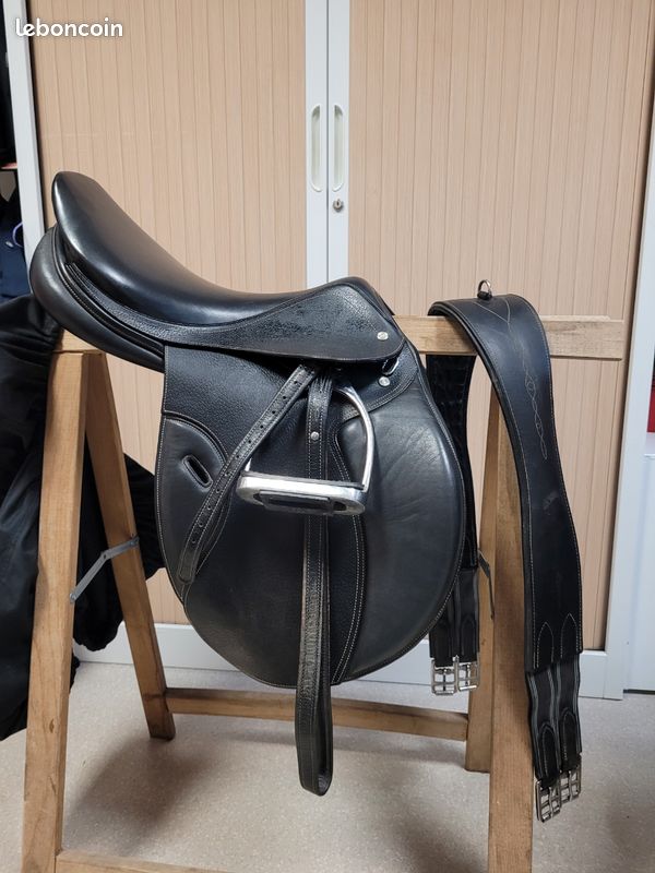 Selle Cheval Mixte Fouganza Roméo - Taille 17,5 - Cuir Marron - Occasion