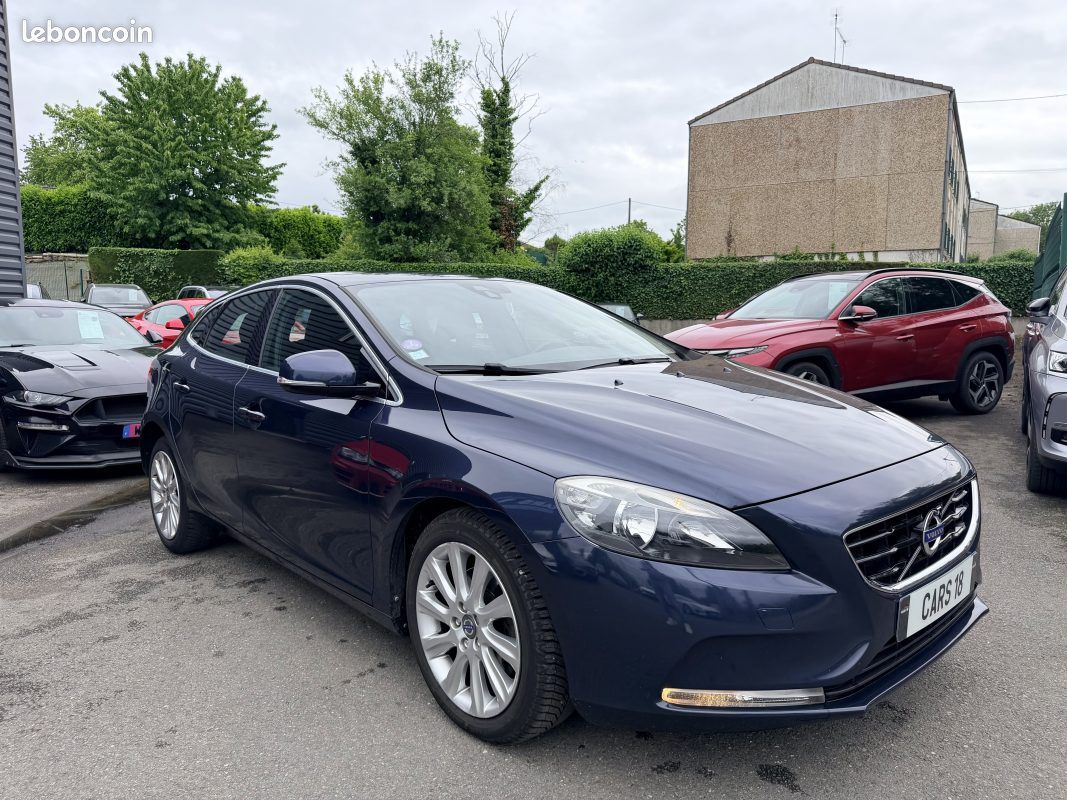 Volvo v40 ii t3 150 momentum 2013 (image 3)