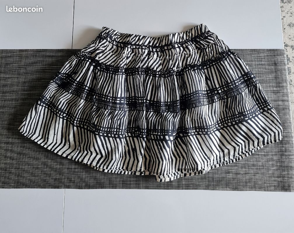 Jupe courte - taille S (image 1)