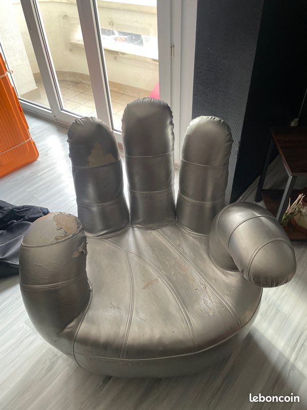 Fauteuil argenté main (image 1)