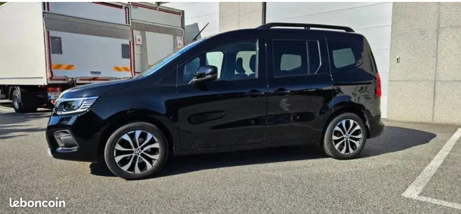 Renault Kangoo III 1.3 TCE 130 TECHNO + attelage (image 3)