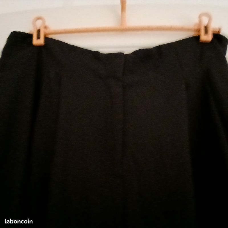 Pantalon fonce n° 532 (image 2)