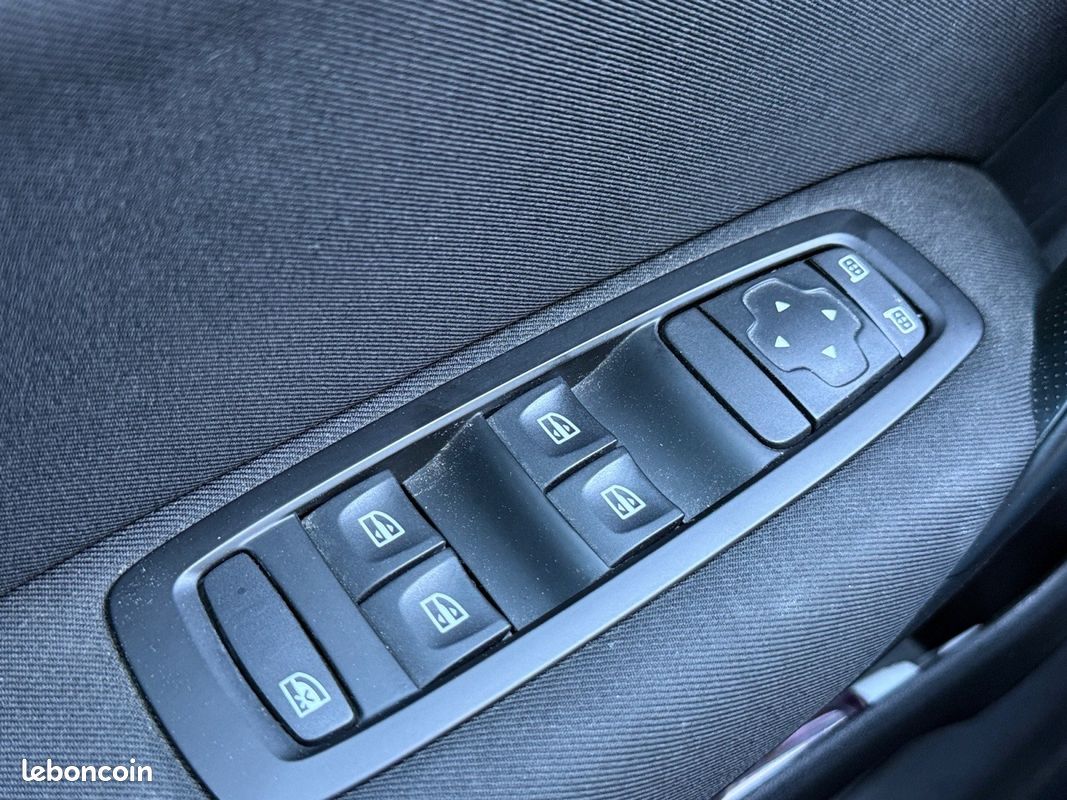 RENAULT MEGANE IV BERLINE TCe 100 Energy Zen GARANTIE 12 MOIS MINIMUM (image 20)
