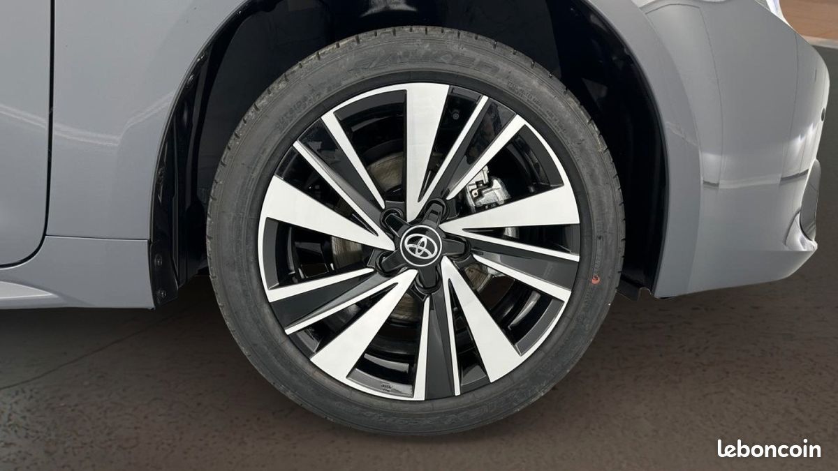 Toyota corolla touring spt 1.8 hybride 140ch design (-14.8%) pack hiver (image 9)