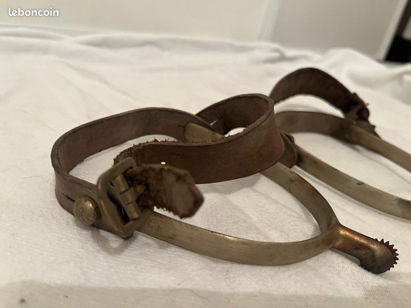 Paire D'Éperons Droits Années 1960 - Avec Sangles D'Origine, Fabriqués En France