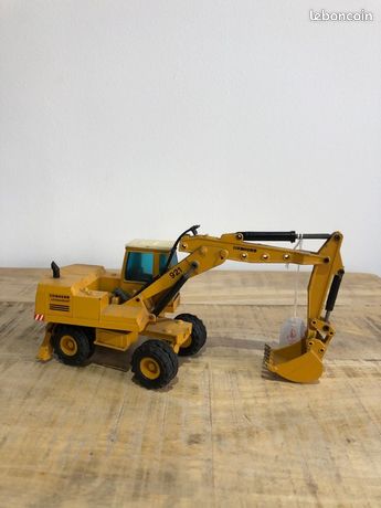 Chaîne acier nue de Pelleteuse LIEBHERR MR921 Chaîne acier nue de Pelleteuse LIEBHERR MR921