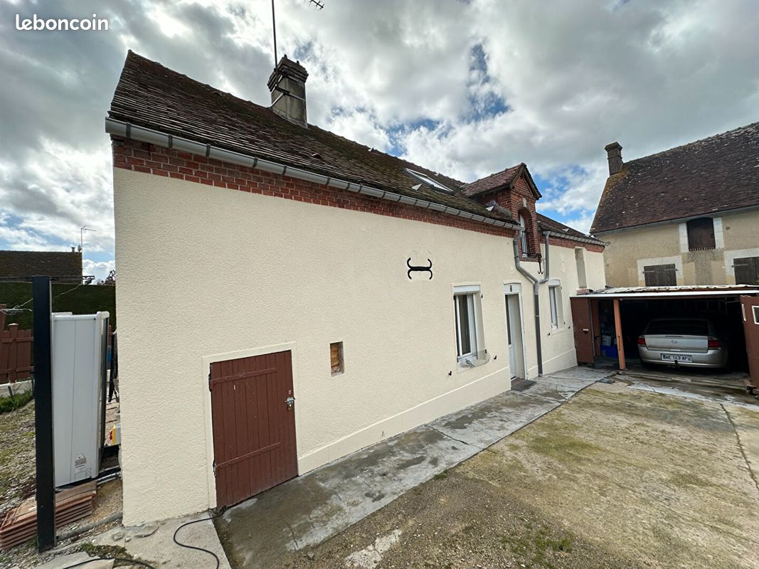 Maison 4 pièces 118 m² · à Saint-Hilaire-le-Châtel · 118 m² · 120 000 €