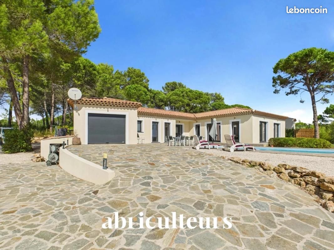 Maison 4 pièces 186 m² · à Bagnols-en-Forêt · 186 m² · 889 999 €
