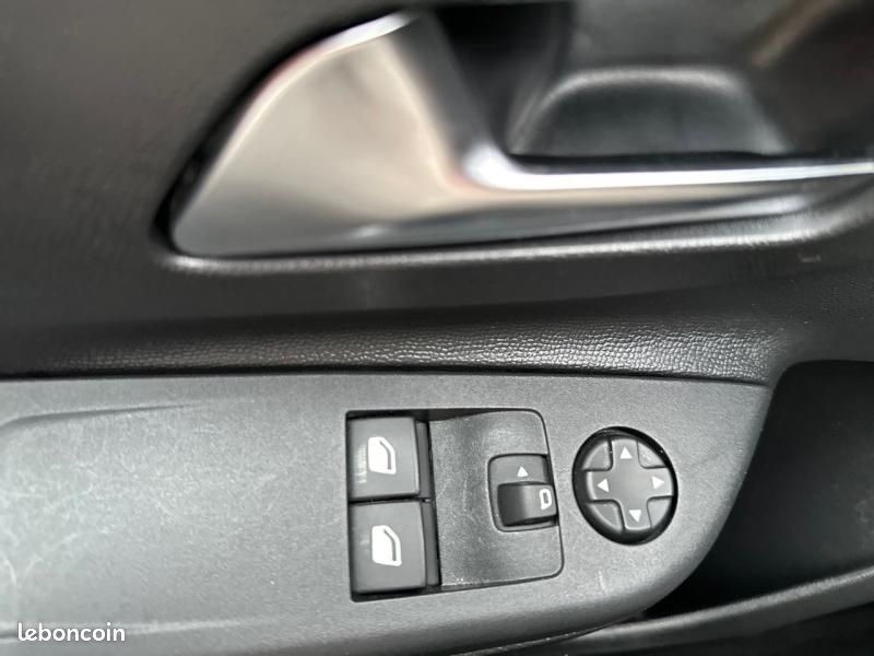 Opel Corsa 1.2 75ch Elegance Business (image 20)