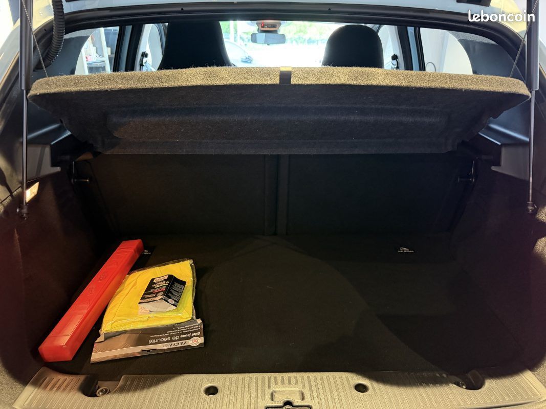 Renault twingo 3 1.0 sce 65 zen / radar ar / pack modularite 2021 (image 14)