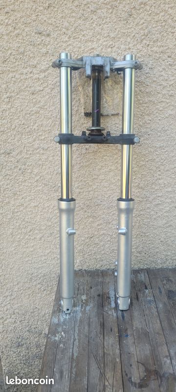 Fourche Kawasaki 500 GPZ en bon état de 1992 (image 1)
