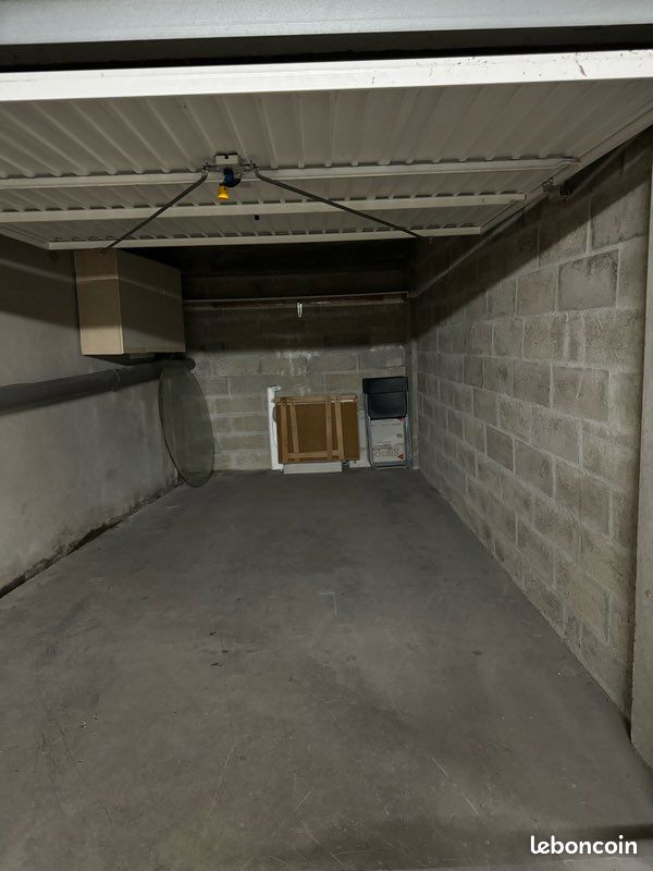 Box 15,21m2 dans résidence sécurisé - Neauphle le Château · à Neauphle-le-Château · 15 000 €