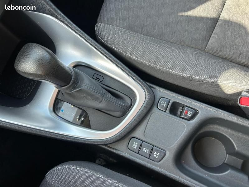 Toyota Yaris 116h Dynamic Business 5p + Programme Beyond Zero Academy MY22 (image 28)