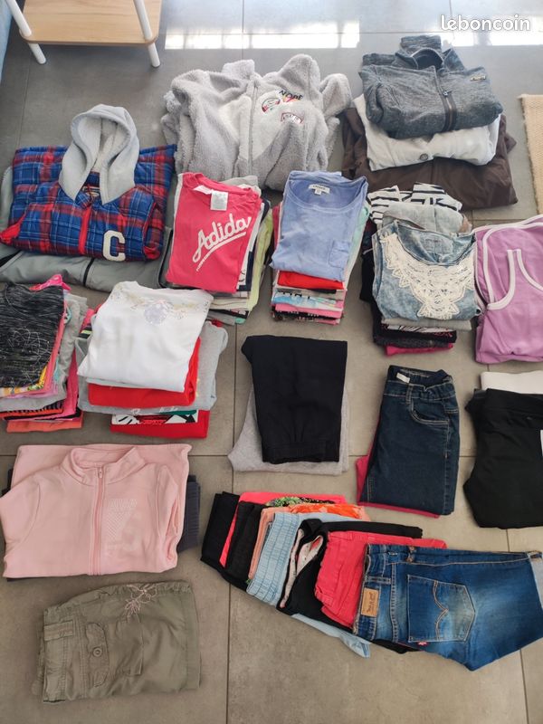 Grand lot de vêtements fille 12 ans (image 1)