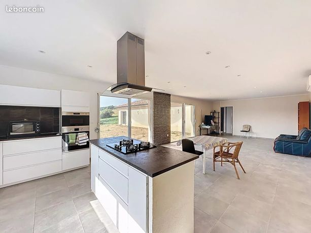Villa 4 pièces 146 m²