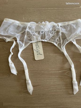 Porte-jarretelles Lise Charmel – Taille 2 – Noir – Neuf Avec étiquettes – Réf ECC4770