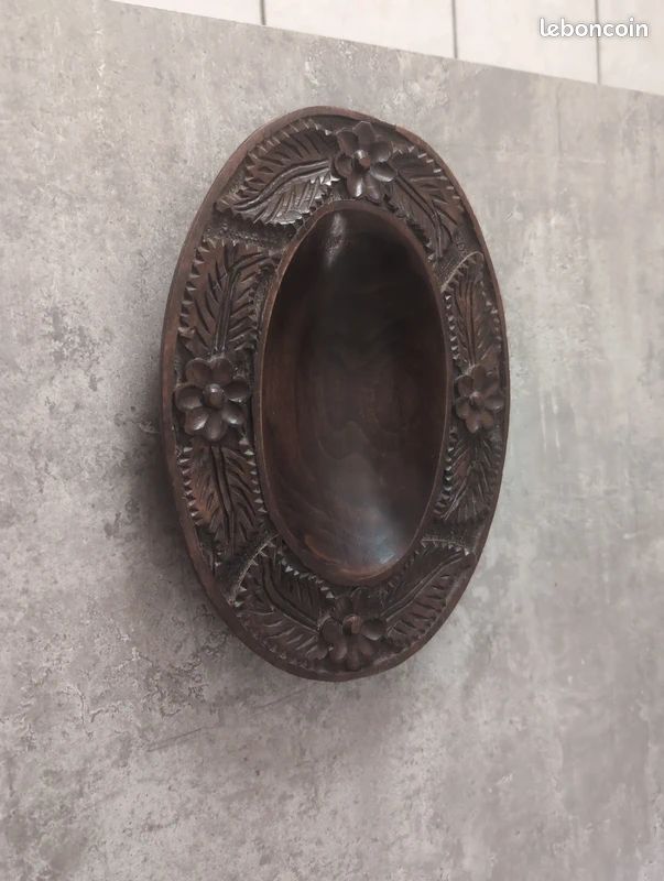Plat ou vide poches en bois sculpté 31.5 x 12.5 cm (image 1)