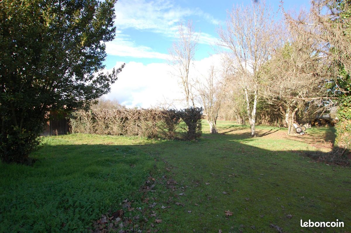 Maison 8 pièces 205 m² - Saint-Ciers-sur-Gironde 33820 (image principale 1)