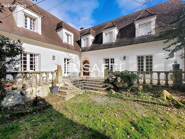 Maison 13 pièces 256 m²