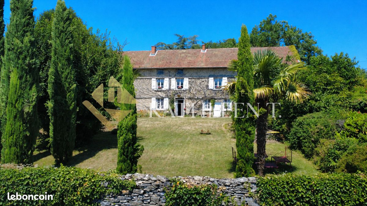 Maison 5 pièces 208 m² · à Montalieu-Vercieu · 208 m² · 475 000 €