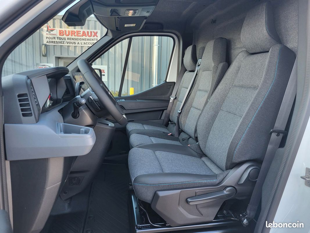 NISSAN INTERSTAR L3H2 FOURGON 2.0 DCI 170 A/T TEKNA 03 PLACES NEUF avec BOITE AUTOMATIQUE + CAMÉRA DE RECUL + RADARS AVANT et ARRIERE et LATÉRAUX / GARANTIE CONSTRUCTEUR 5 ANS ( Prix Vente 33 990 HT ) (image 3)