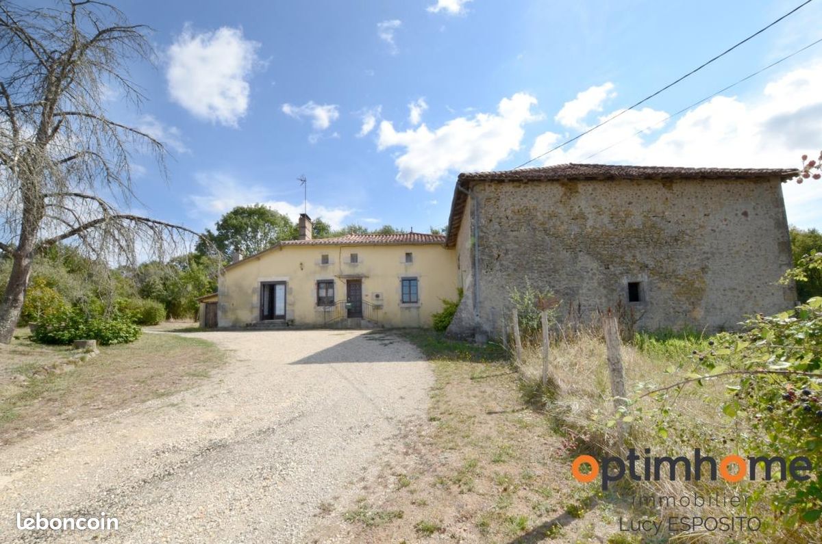 Maison 4 pièces 88 m² · à Alloue · 88 m² · 82 000 €