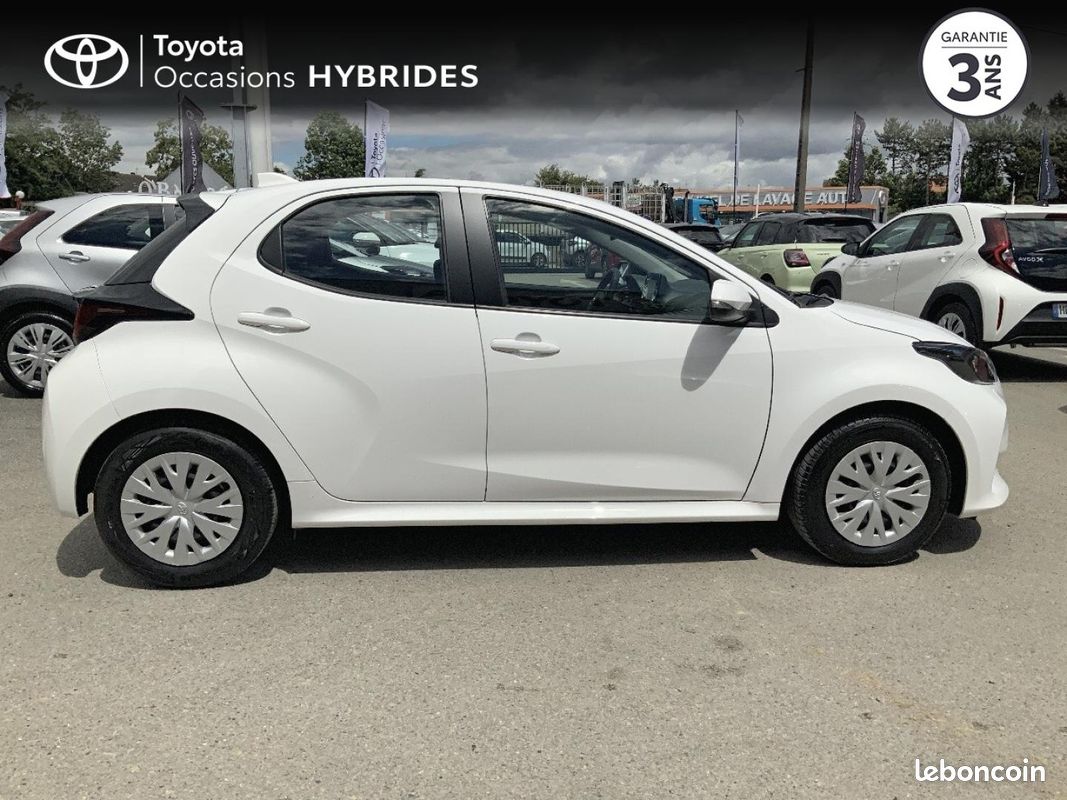 Toyota Yaris 116h Dynamic Business 5p MY22 (image 6)