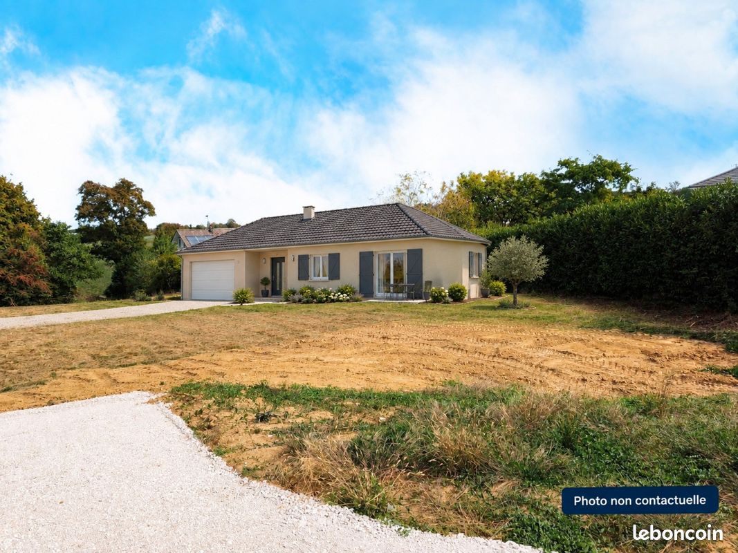 Terrain 1 589 m² Saint Vit · à Saint-Vit · 195 500 €