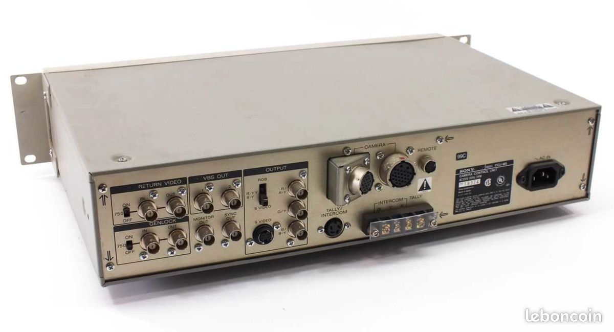 Mélangeur Vidéo Broadcast Sony BVS-3200, PAL Composante, Occasion Fonctionnel