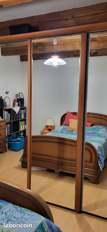 Armoire dressing 3 portes miroir coulissantes. Excellent état. Prix négociable (image 1)
