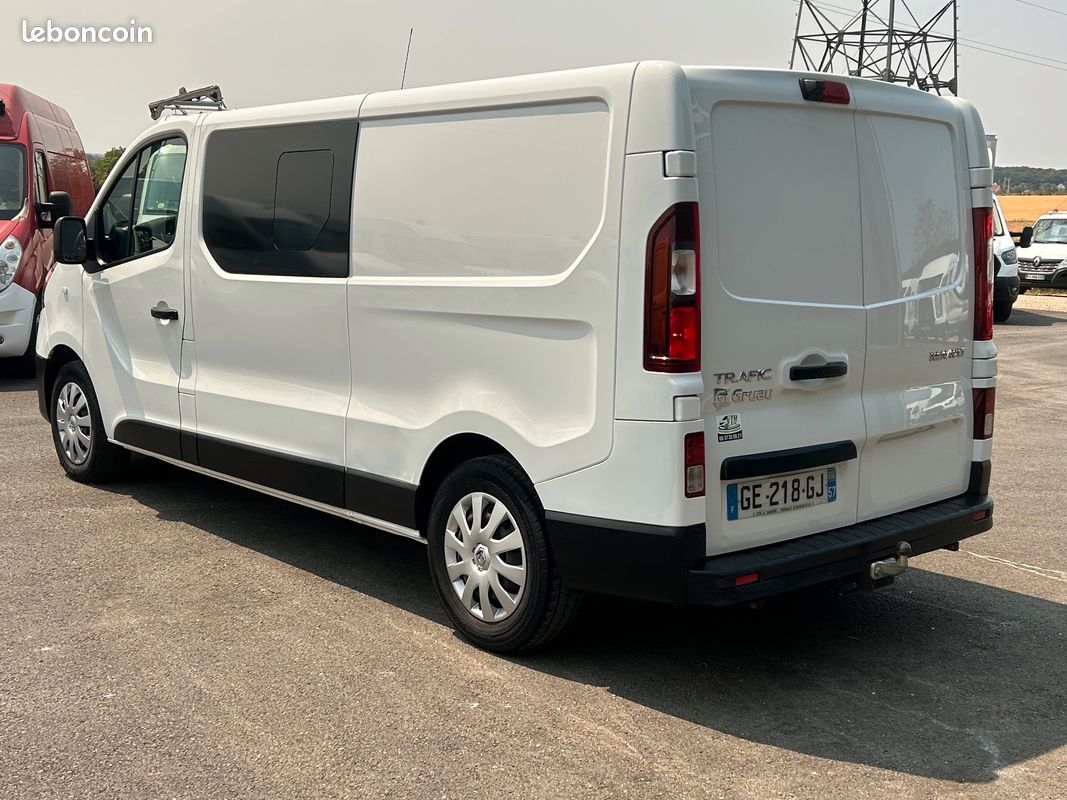 Renault Trafic 2.0 DCI 145ch EDC Boite automatique 1200Kg Fourgon L2H1 Pack Grand Confort Cabine Approfondie 5 Places rabattables Gruau (image 3)