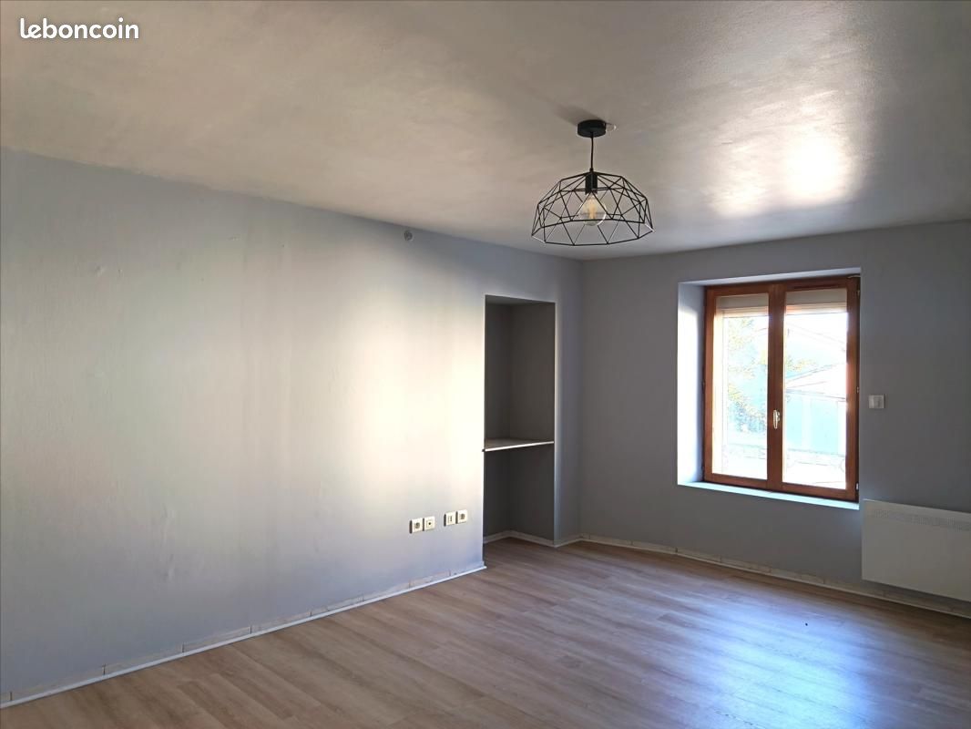 Appartement 2 pièces 59 m² · à Pont-Saint-Vincent · 59 m² · 570 €