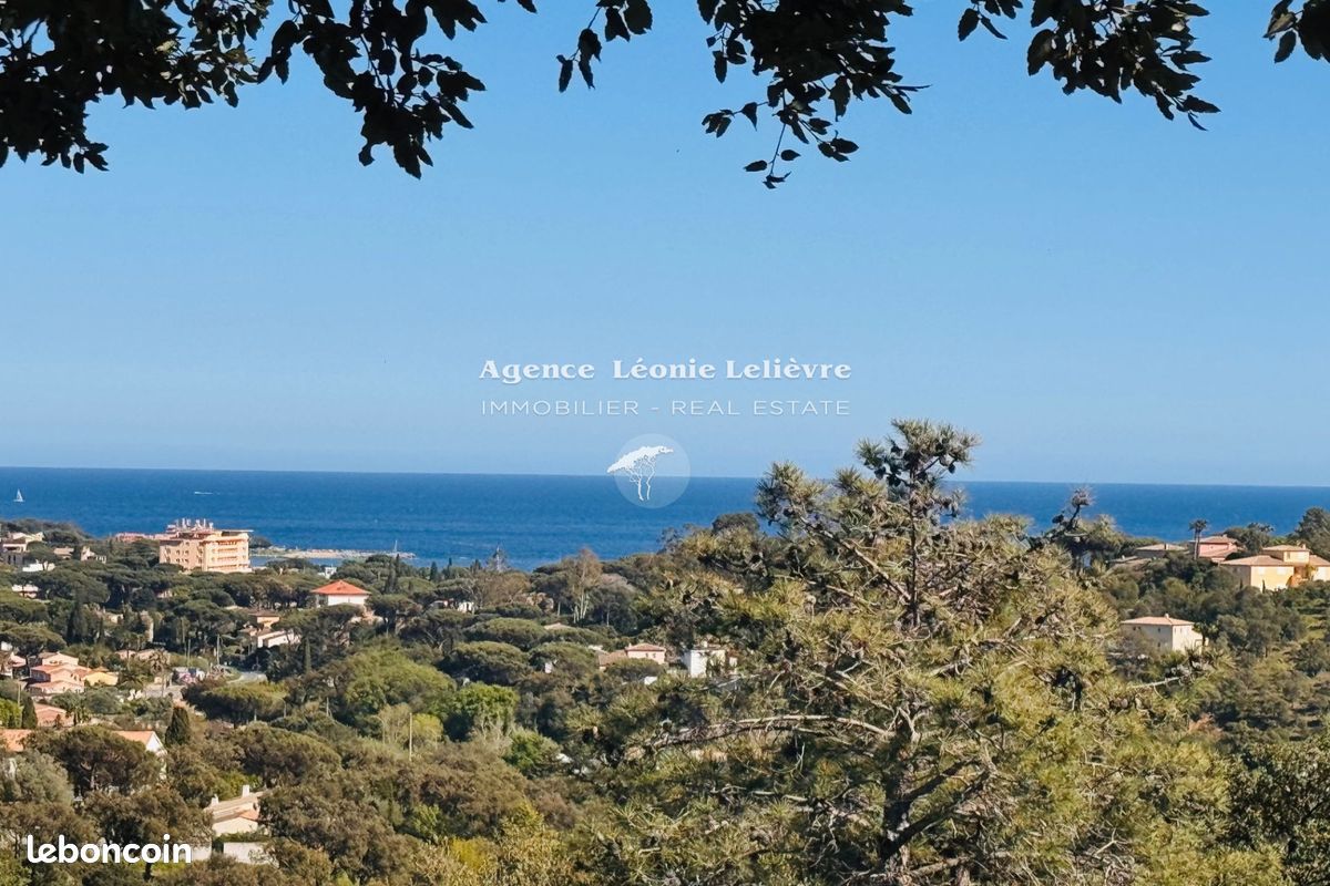 Maison 5 pièces 90 m² · à Roquebrune-sur-Argens · 90 m² · 645 000 €