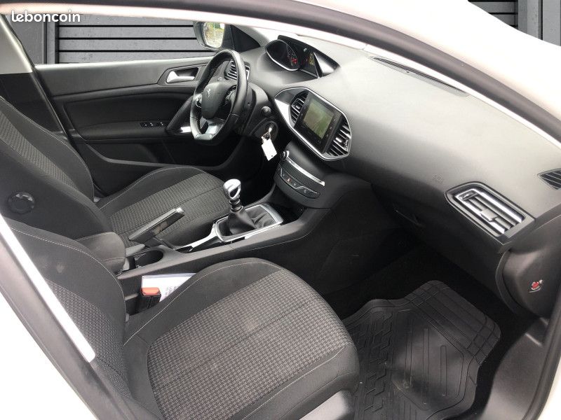 Peugeot 308 1.5 BLUEHDI 130CH S&S ACTIVE (image 8)