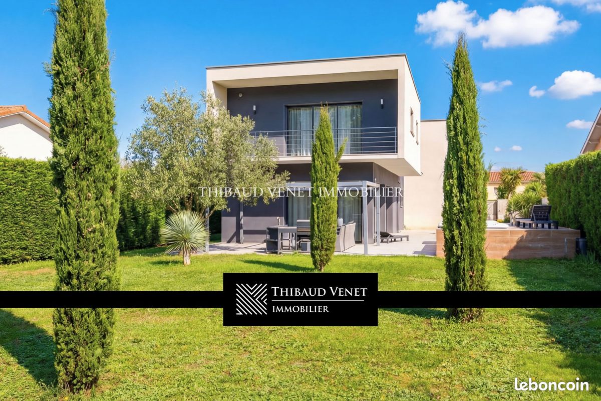 Maison 6 pièces 244 m² · à Saint-Priest · 244 m² · 990 000 €