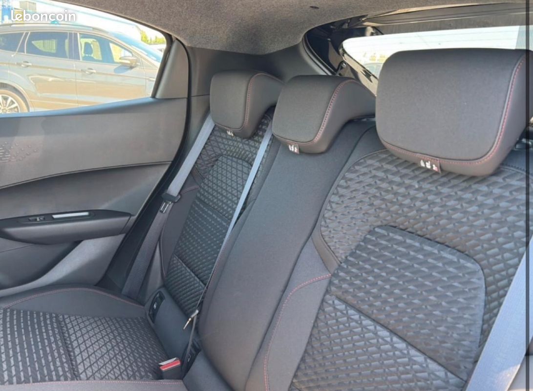 RENAULT - CLIO VI 1.2 tce 115 techno edc / POSSIBILITE DE FINANCEMENT ET LOA (image 8)