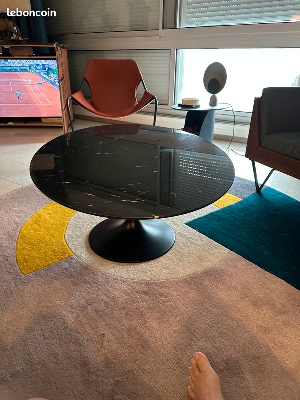 Table basse marbre ovale noire pied tulipe (image 3)