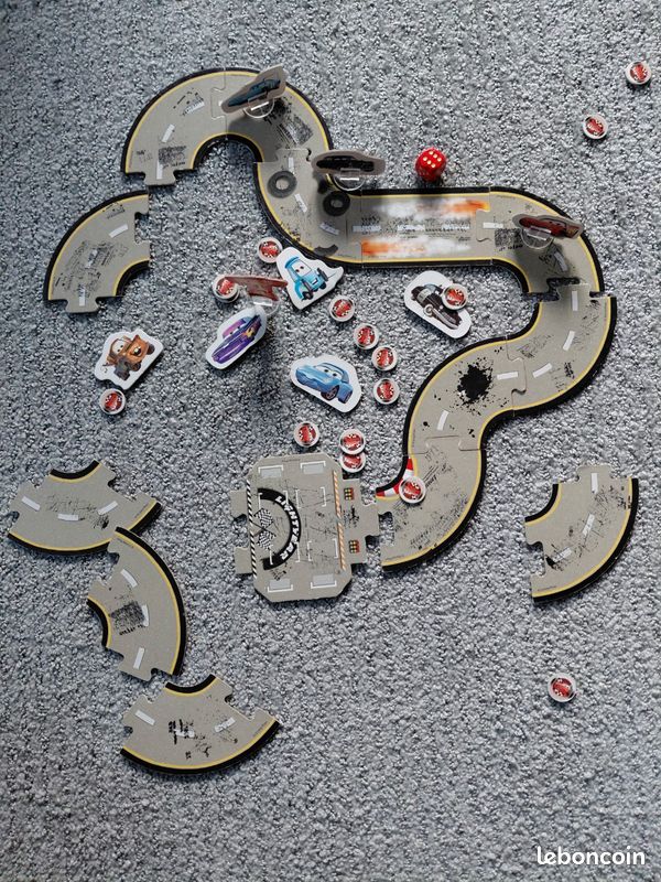 Jeu de course - Cars Piston Cup
-circuit personali (image 3)