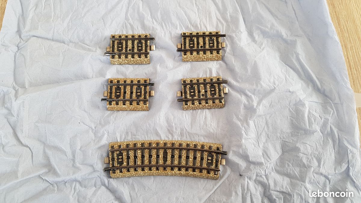 Un lot de rails Marklin HO (image 1)