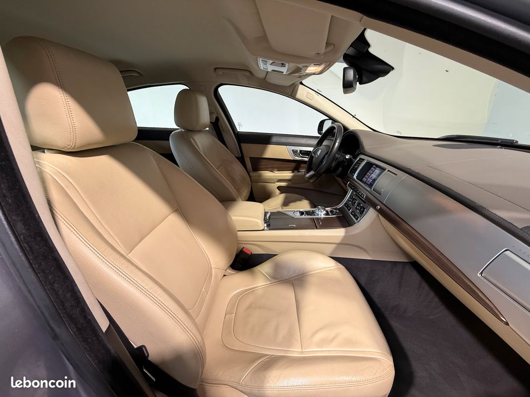 PROMO JAGUAR XF XF 2.2 D 200cv Luxe ( visio et livraison possible ) (image 5)