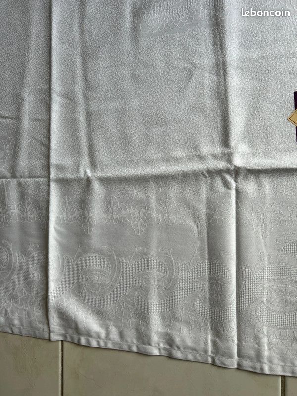 LE JACQUARD FRANÇAIS - Nappe enduite Provence Calisson - Carré - 150 x 150 cm