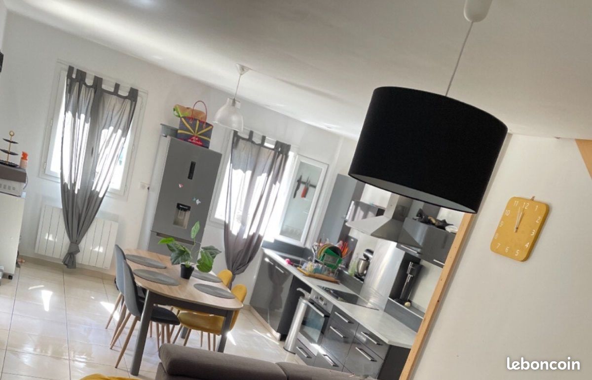 Maison 3 pièces 65 m² · à Sainte-Mère · 65 m² · 600 €
